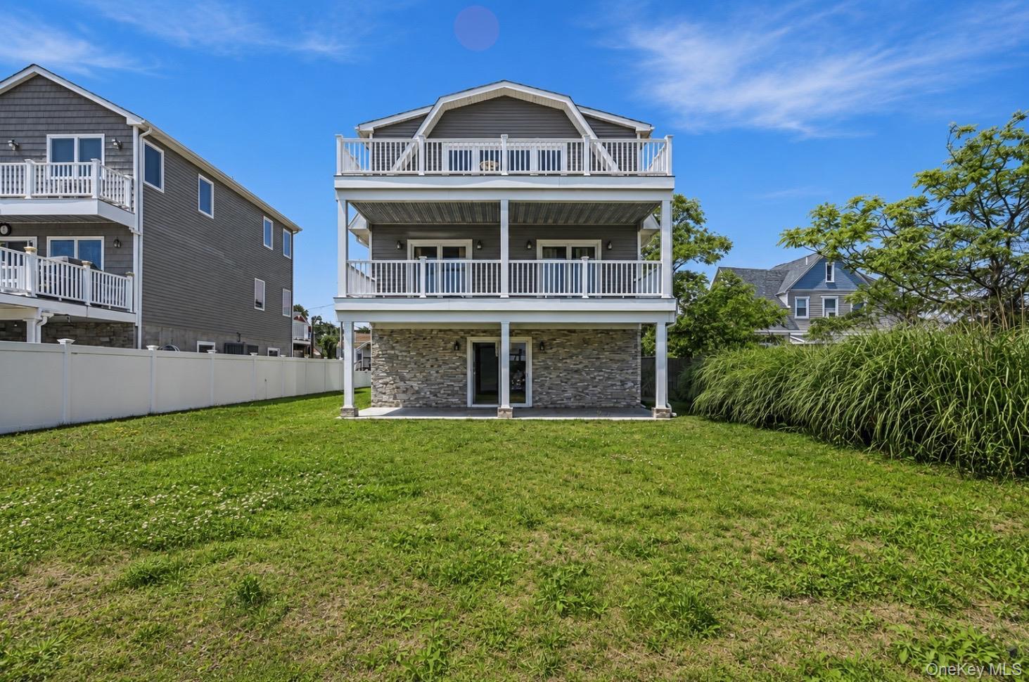 Single Family Pecan Street Suffolk County, NY 11757, MLS-1022447-20