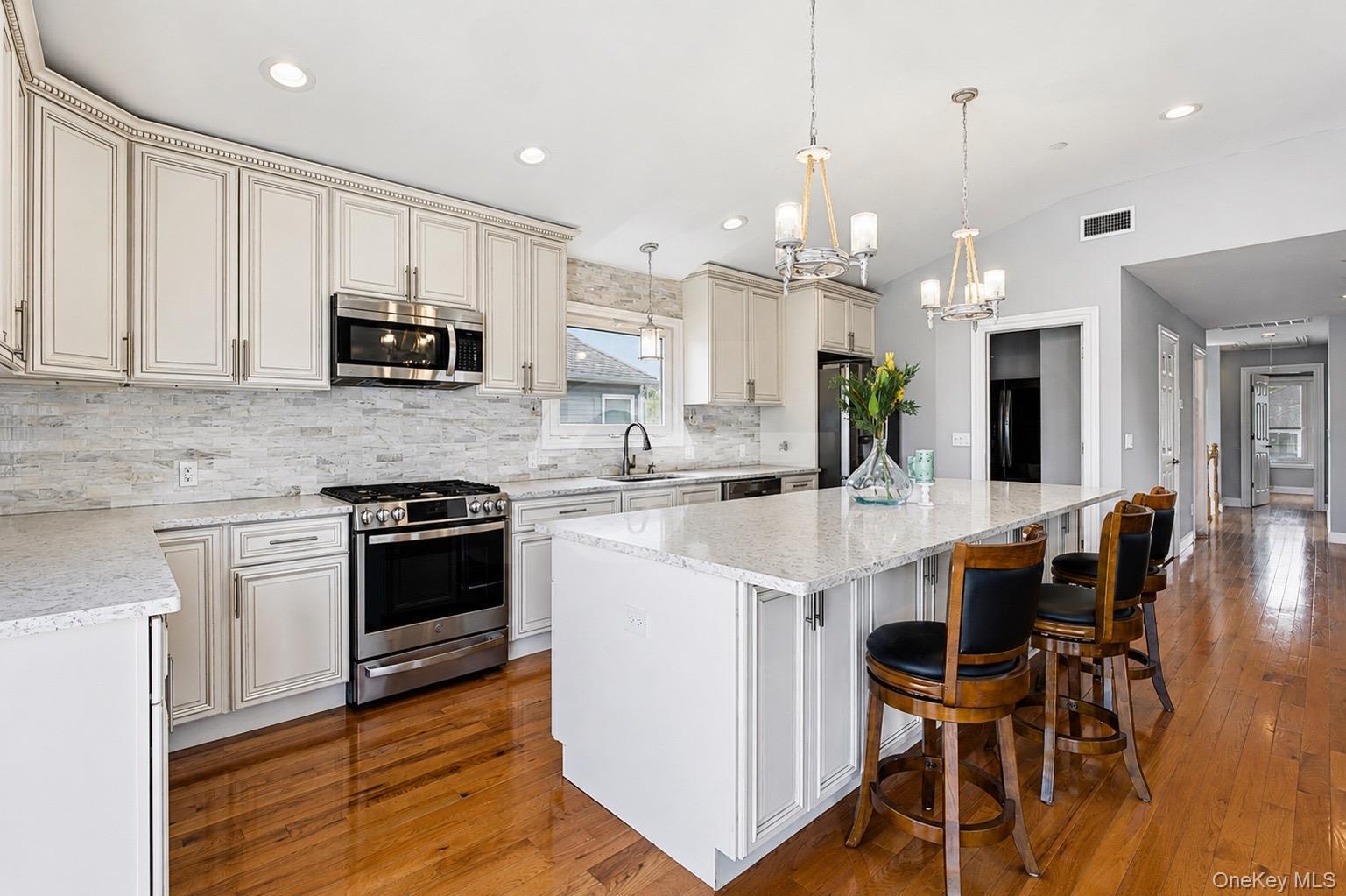 Single Family Pecan Street Suffolk County, NY 11757, MLS-1022447-6