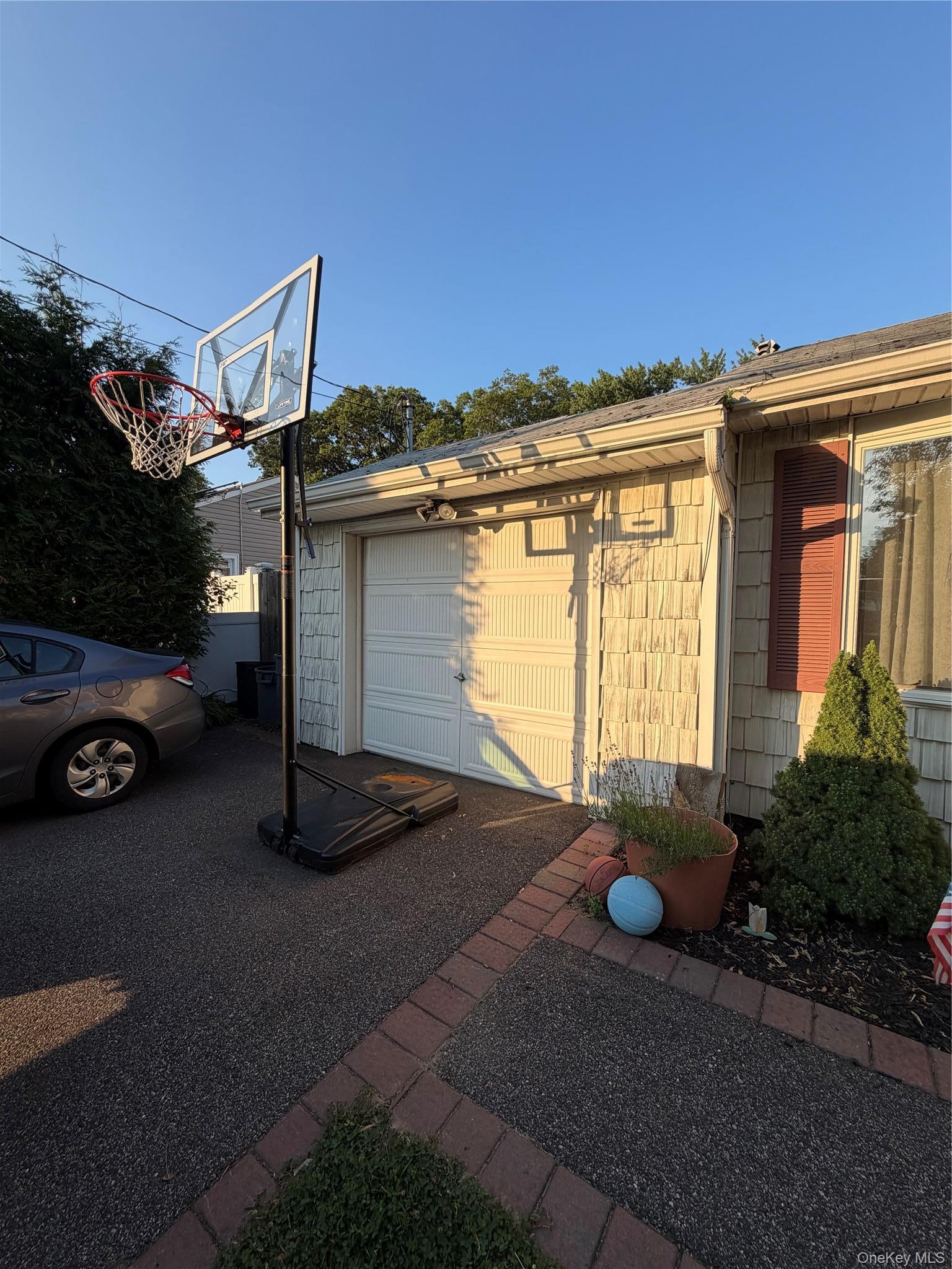 Single Family Lombardy Boulevard  Suffolk County, NY 11706, MLS-1022465-17