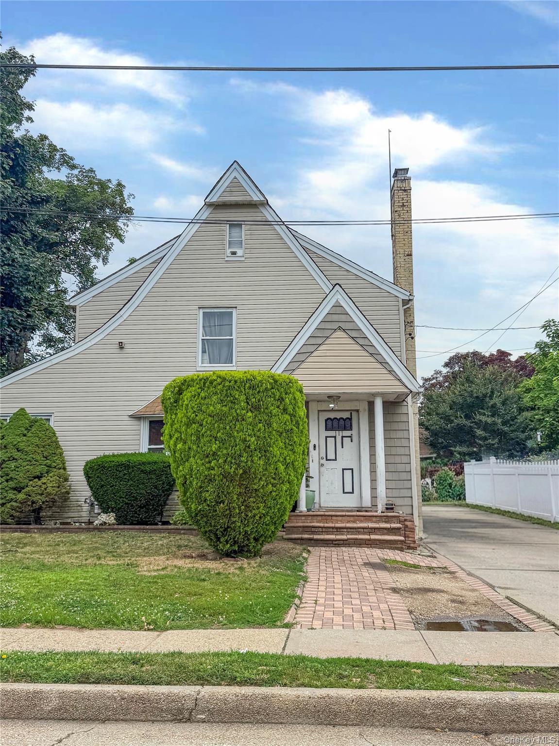 Single Family Warner Avenue Nassau County, NY 11550, MLS-1022505-4