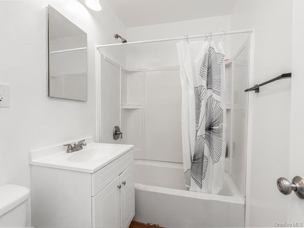 Single Family Balcom Avenue Bronx, NY 10465, MLS-1022585-12