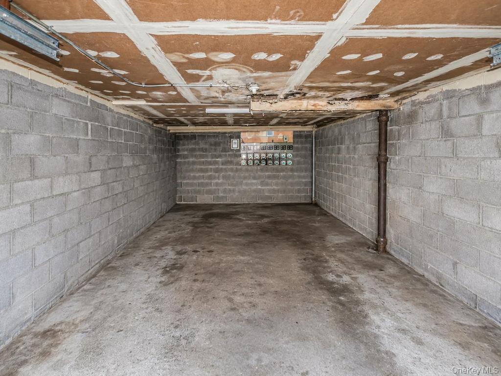 Single Family Balcom Avenue Bronx, NY 10465, MLS-1022585-17