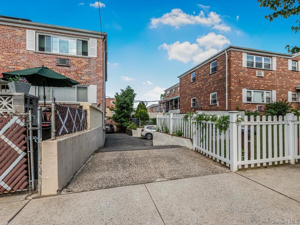 Single Family Balcom Avenue  Bronx, NY 10465, MLS-1022585-19