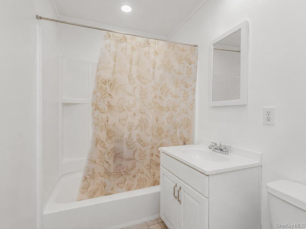 Single Family Balcom Avenue Bronx, NY 10465, MLS-1022585-6