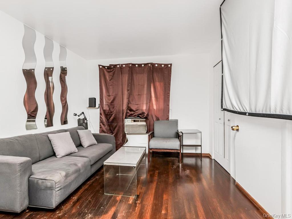 Single Family Balcom Avenue Bronx, NY 10465, MLS-1022585-7