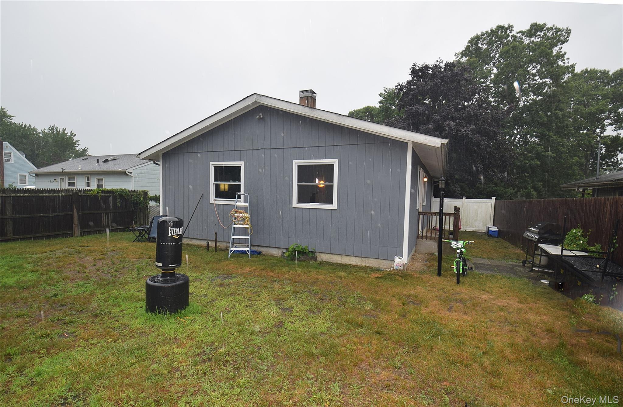 Single Family Meadowmere Avenue  Suffolk County, NY 11950, MLS-1022590-15