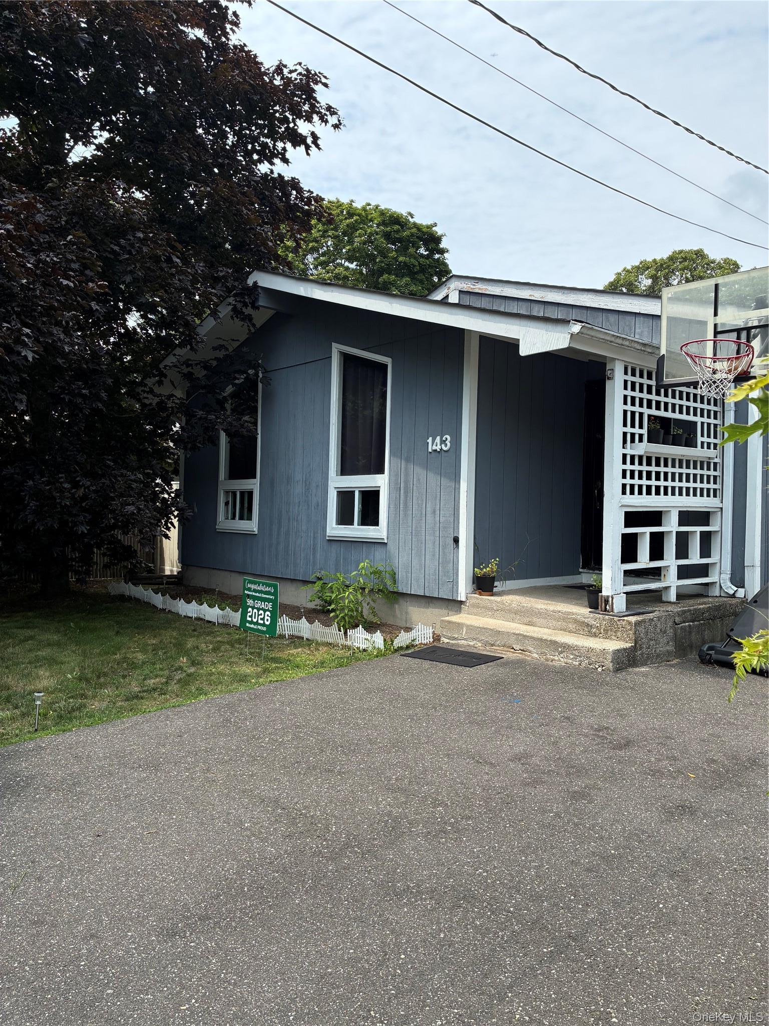 Single Family Meadowmere Avenue  Suffolk County, NY 11950, MLS-1022590-19