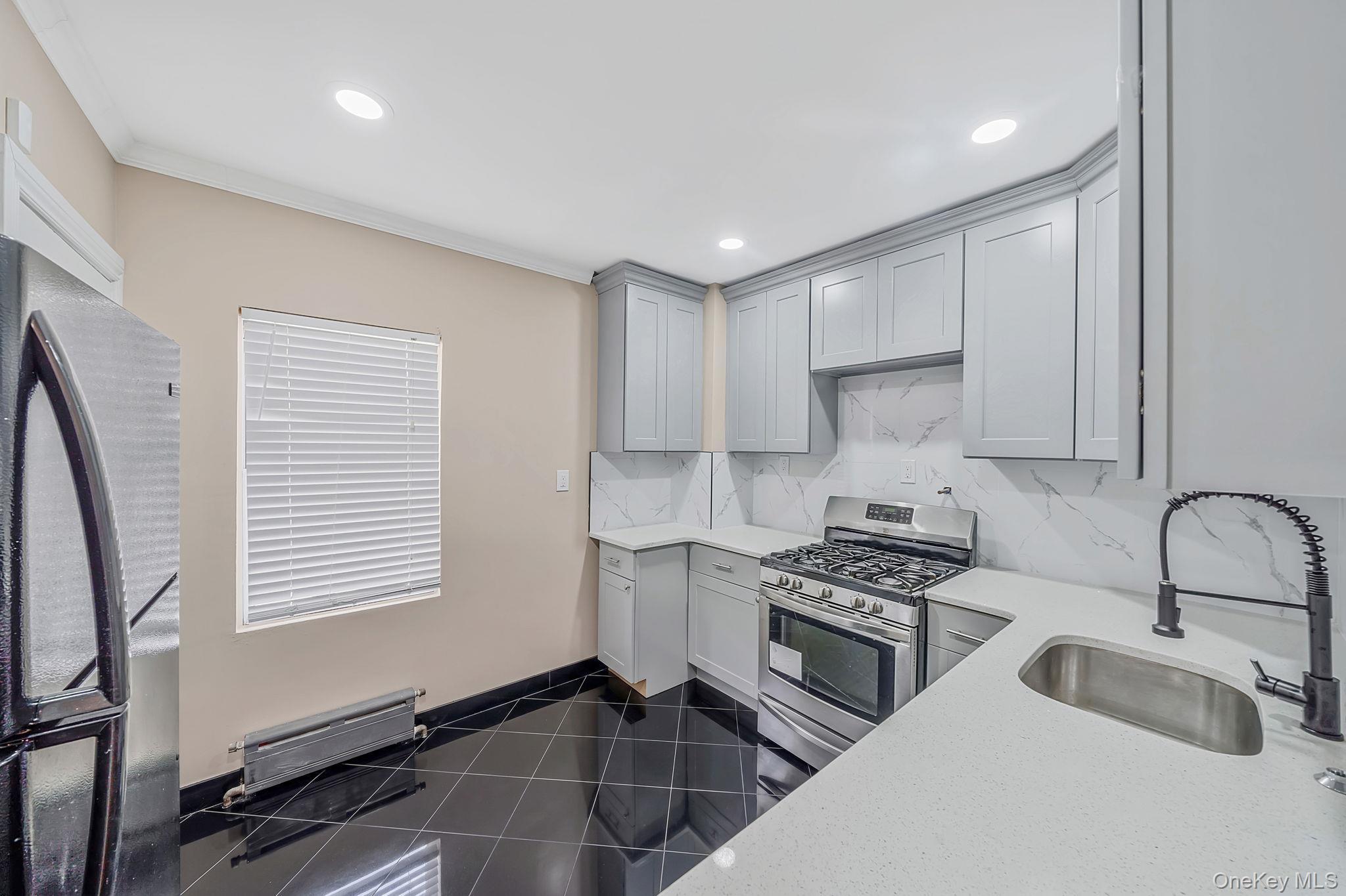 Single Family 164th Street Queens, NY 11434, MLS-1022592-11