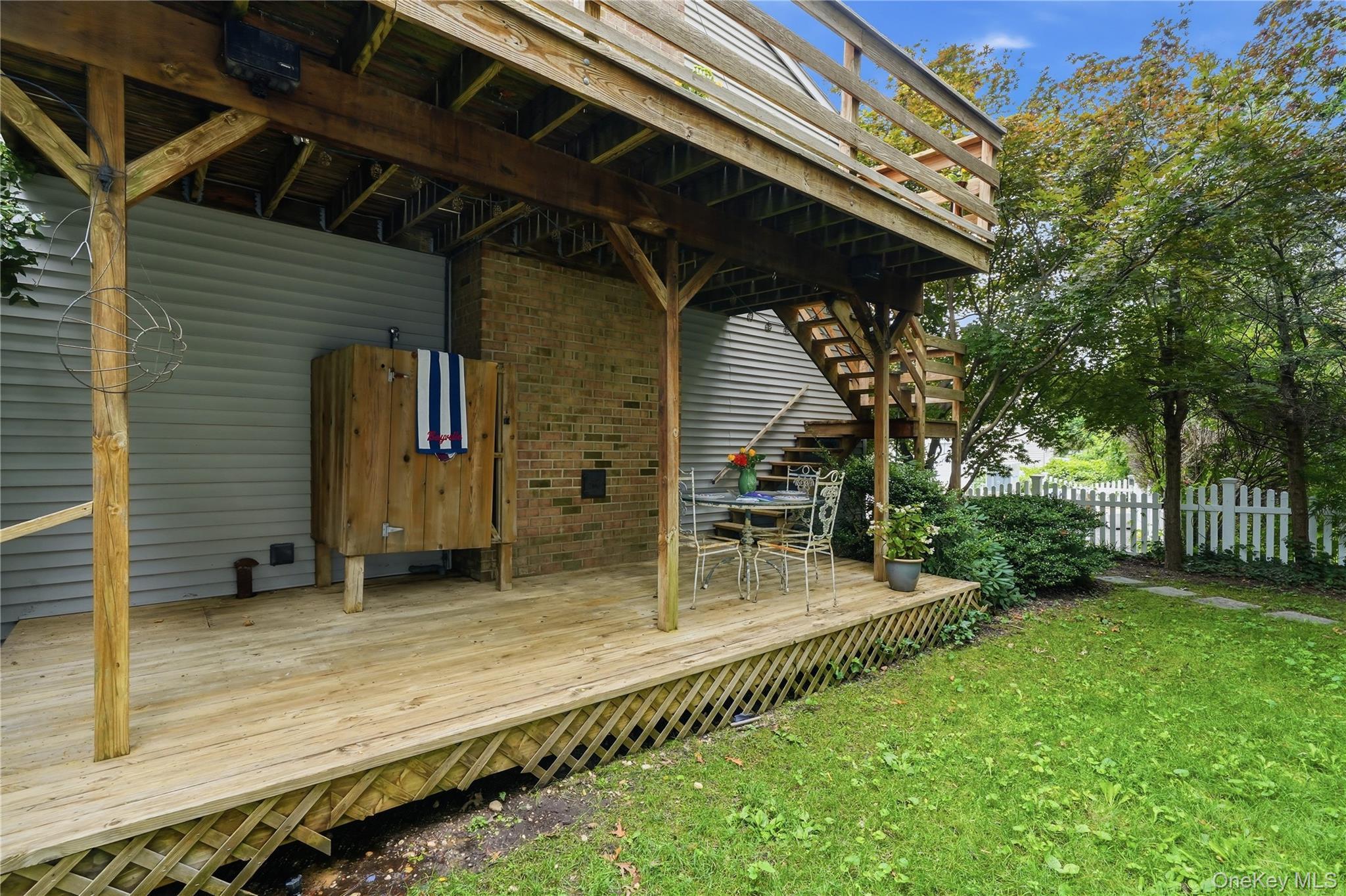 Single Family Finnin Place  Nassau County, NY 11709, MLS-1022597-17