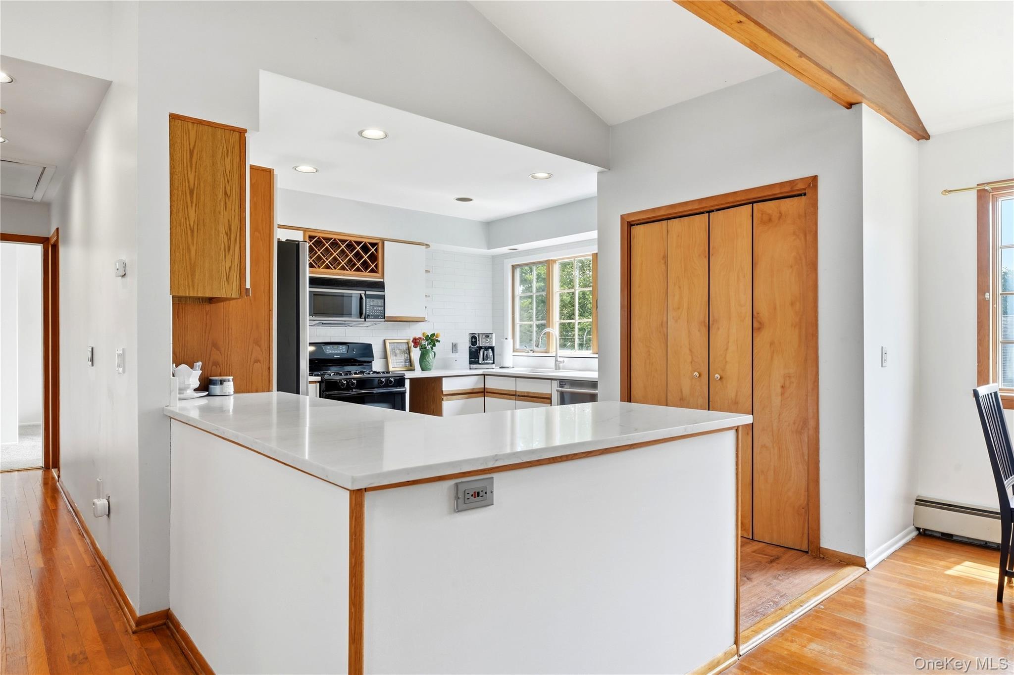 Single Family Finnin Place  Nassau County, NY 11709, MLS-1022597-9