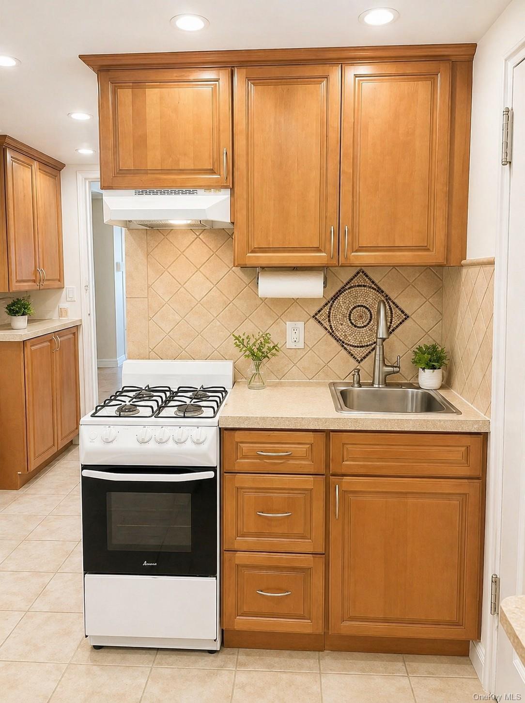Single Family Lafayette Avenue  Bronx, NY 10465, MLS-1022685-3