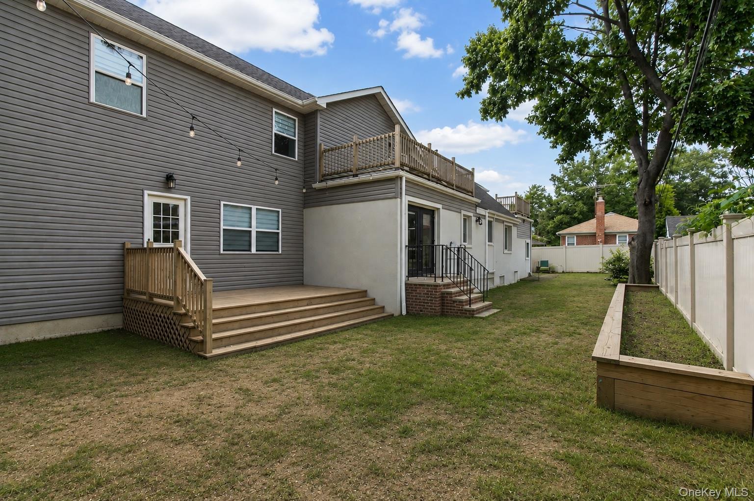 Single Family Little Neck Parkway  Queens, NY 11004, MLS-1022700-14