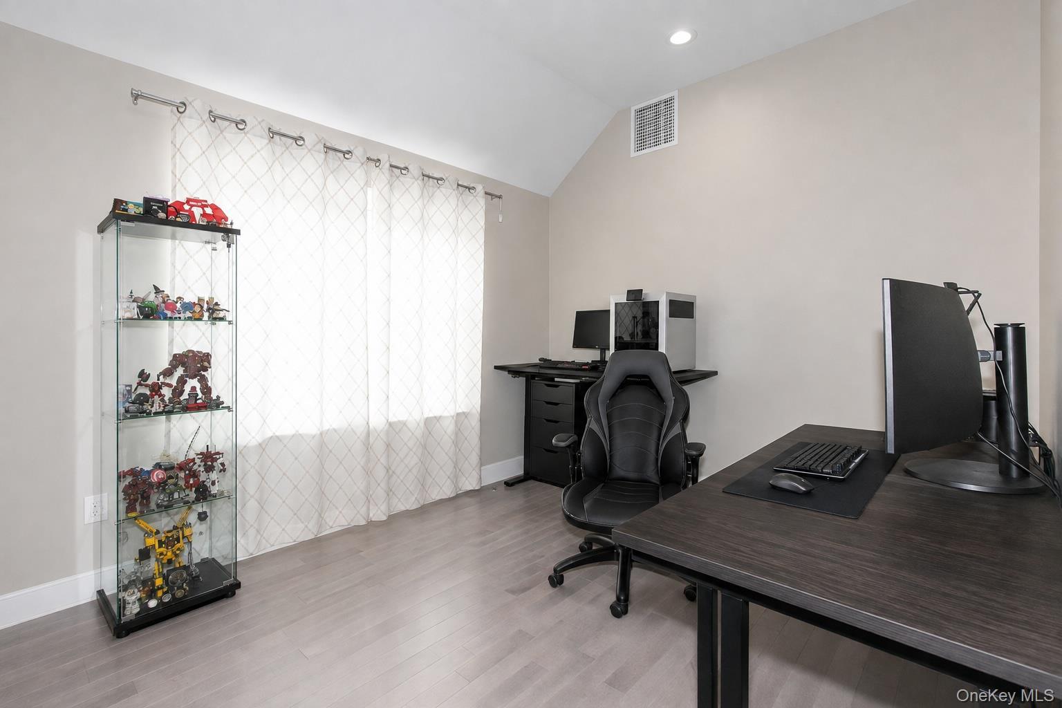 Single Family Little Neck Parkway  Queens, NY 11004, MLS-1022700-24