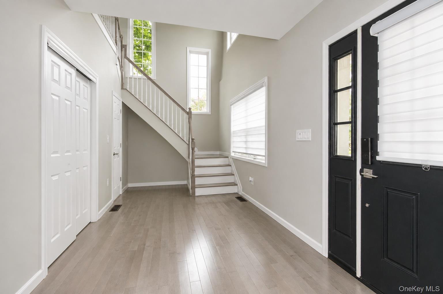 Single Family Little Neck Parkway  Queens, NY 11004, MLS-1022700-27