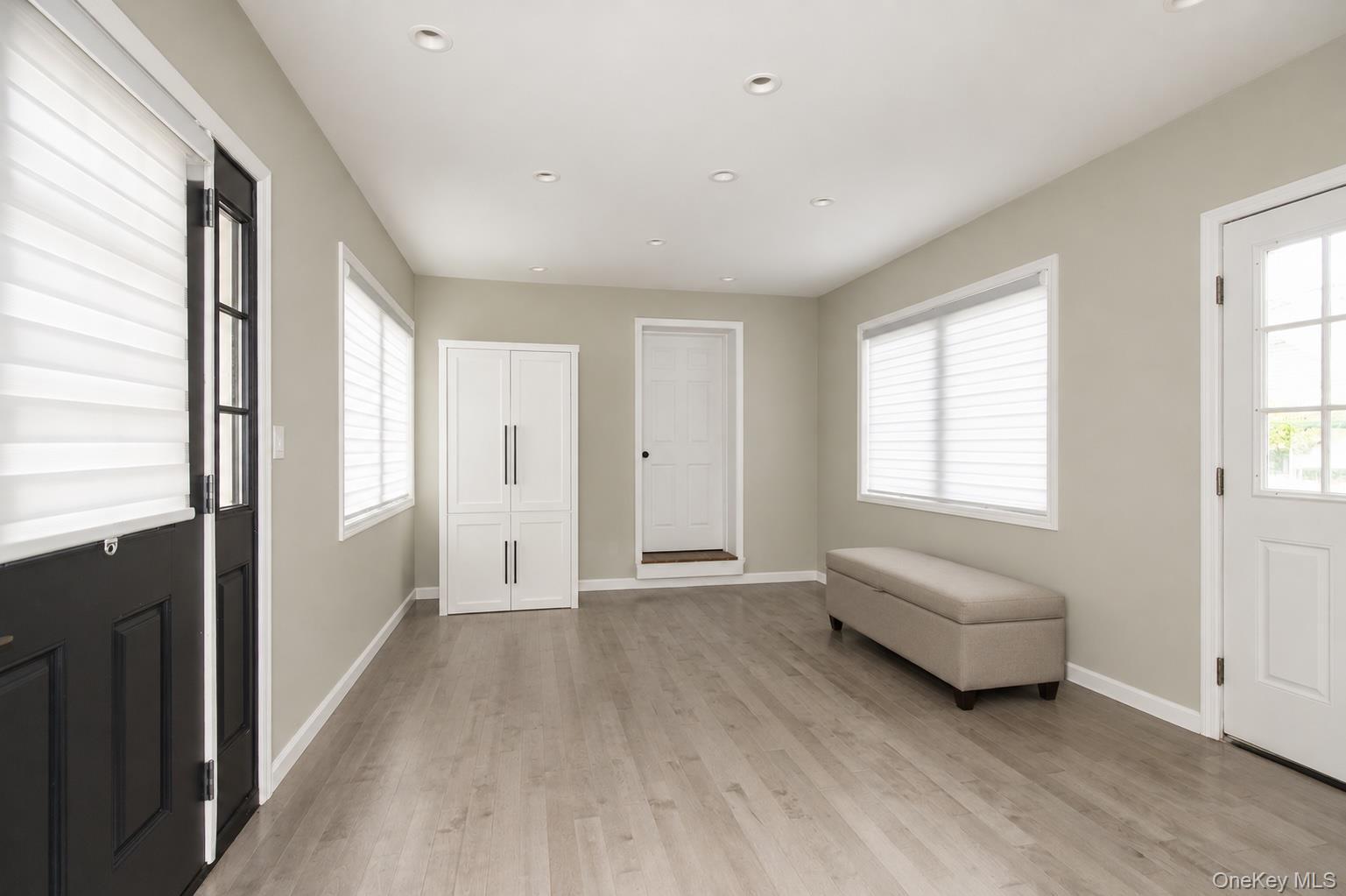 Single Family Little Neck Parkway  Queens, NY 11004, MLS-1022700-28