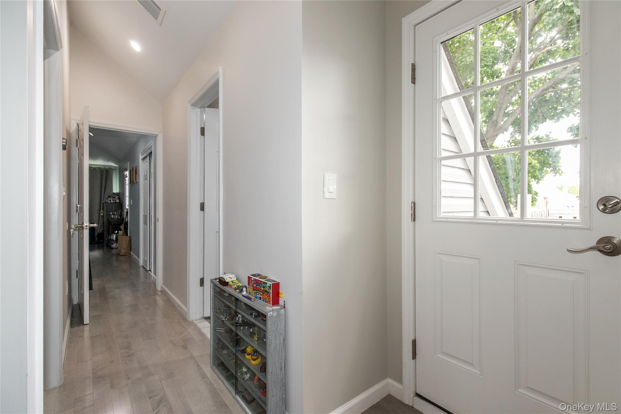 Single Family Little Neck Parkway  Queens, NY 11004, MLS-1022700-9