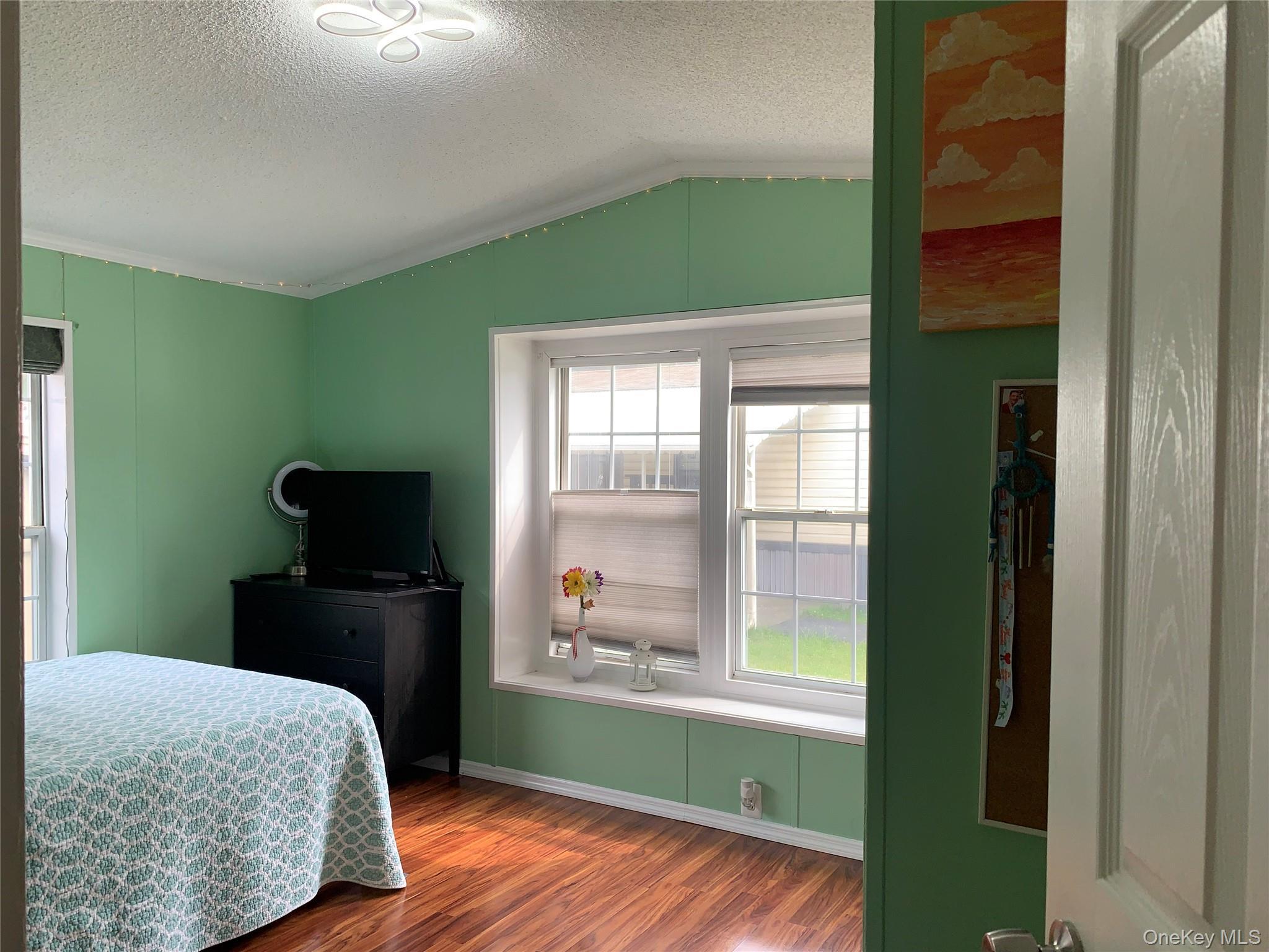 Single Family Parkway Trailer Ct. Rockland County, NY 10970, MLS-1022704-12