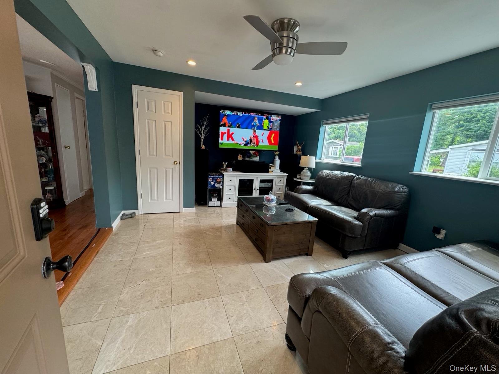 Single Family Parkway Trailer Ct. Rockland County, NY 10970, MLS-1022704-4