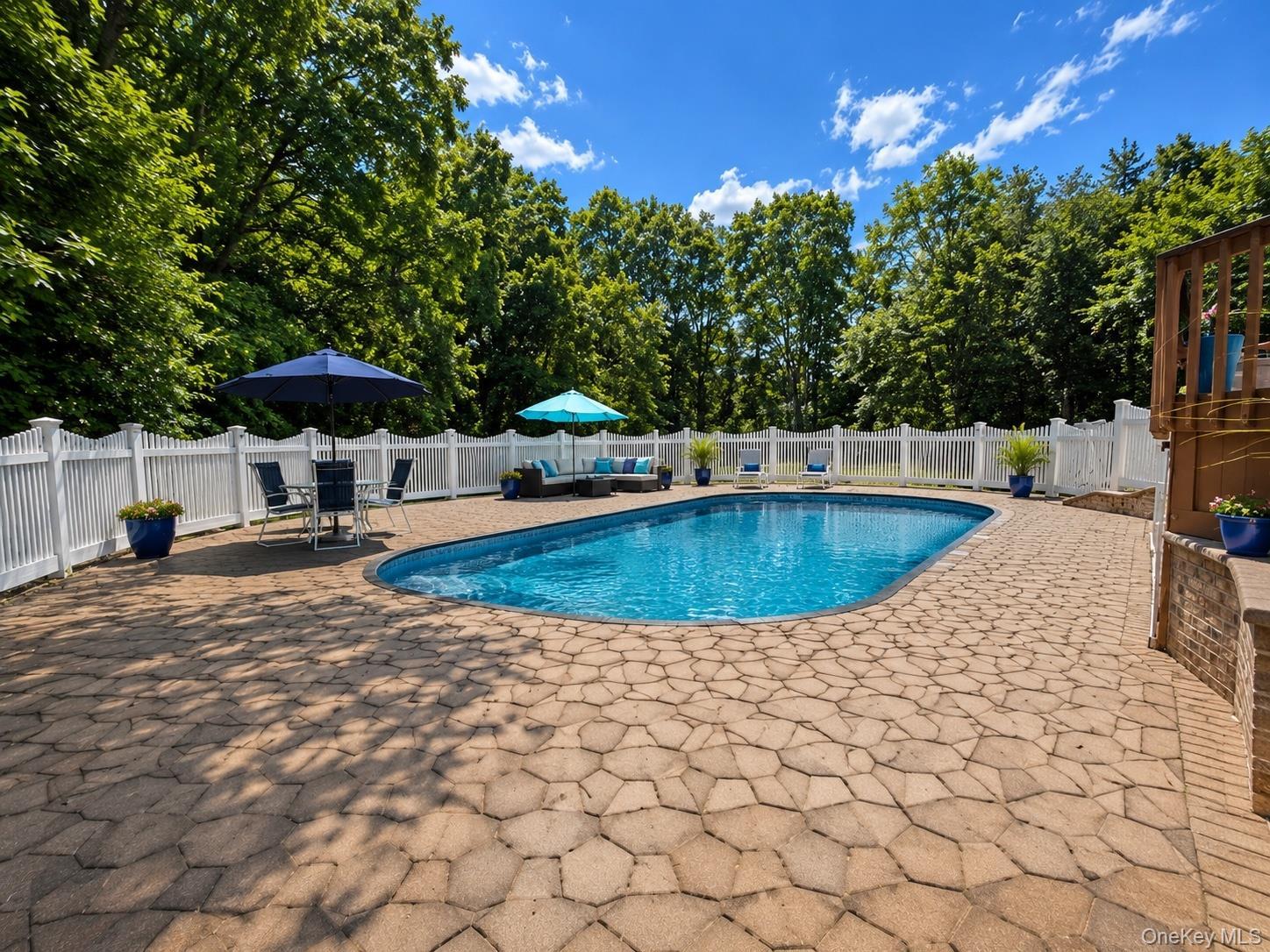 Single Family Penn Drive  Suffolk County, NY 11746, MLS-1022708-29