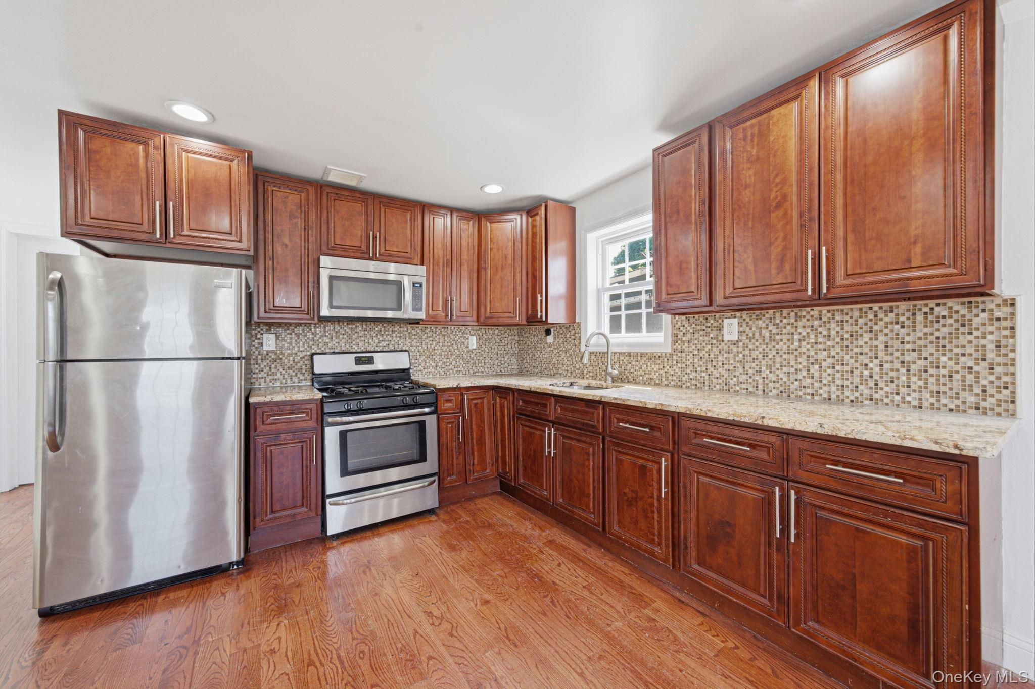 Single Family 191st Street Queens, NY 11412, MLS-1022714-11