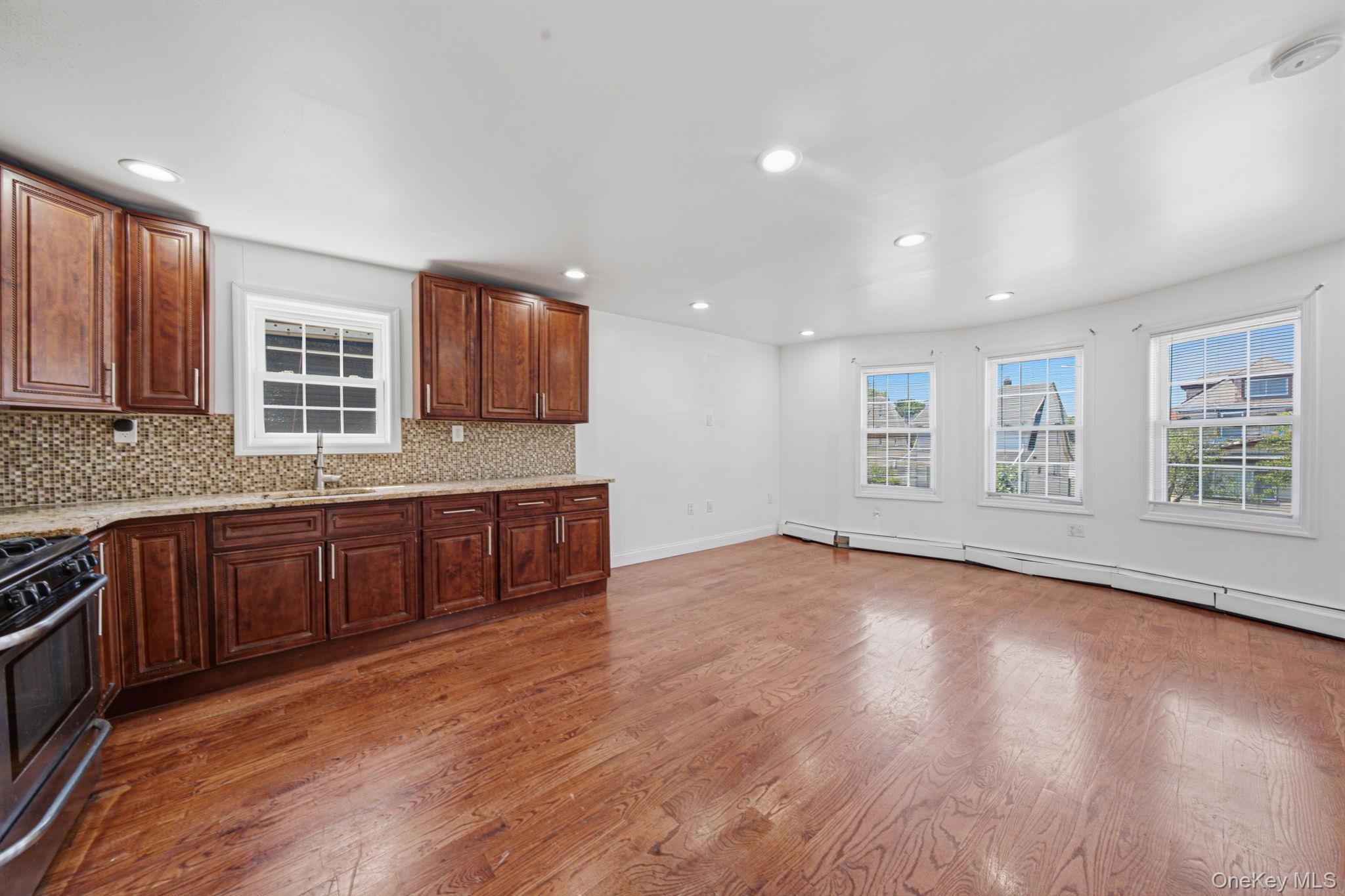 Single Family 191st Street Queens, NY 11412, MLS-1022714-12