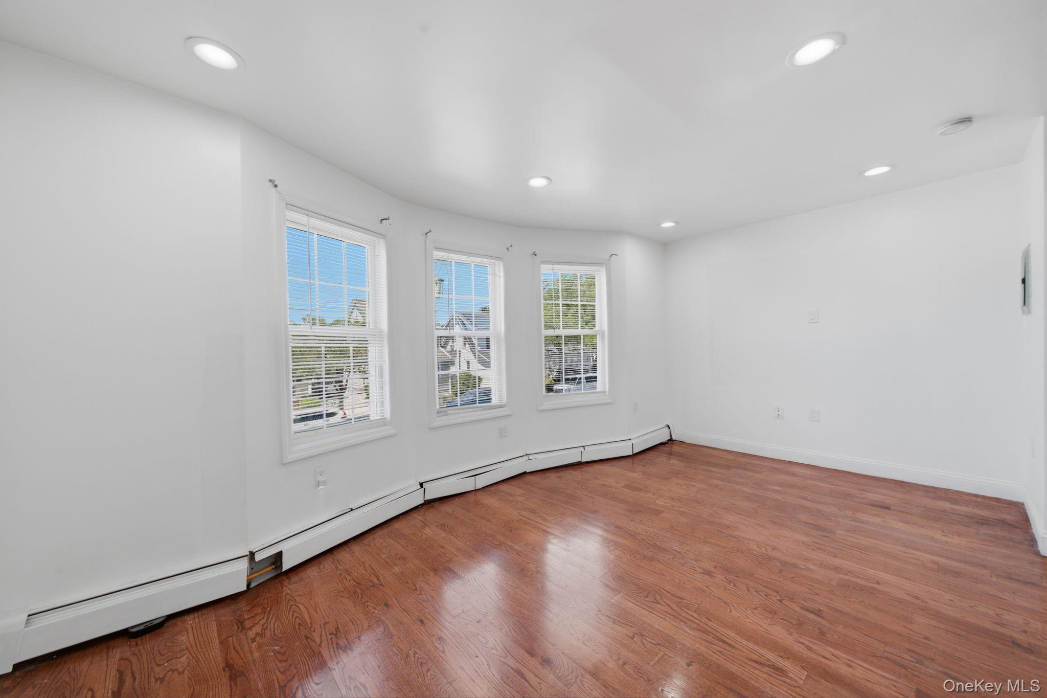 Single Family 191st Street Queens, NY 11412, MLS-1022714-15