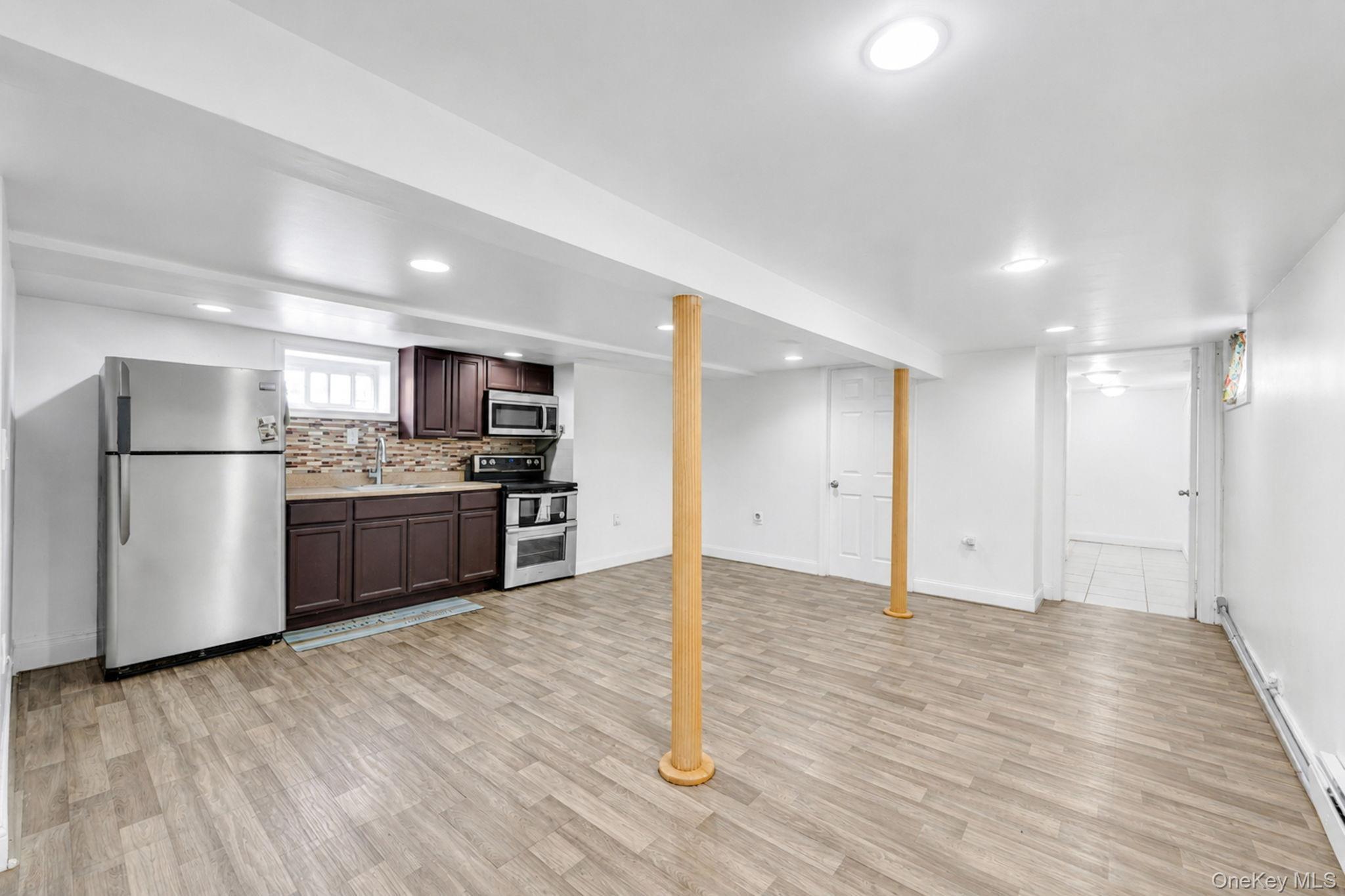 Single Family 191st Street Queens, NY 11412, MLS-1022714-21
