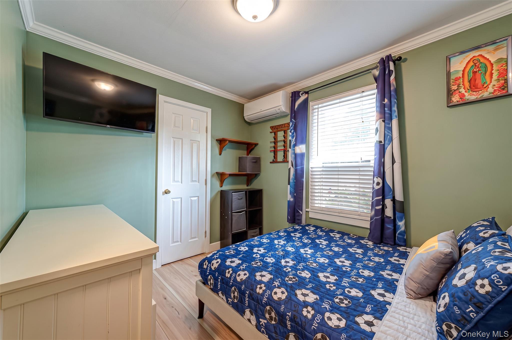 Single Family Parkway Street  Suffolk County, NY 11901, MLS-1022749-14