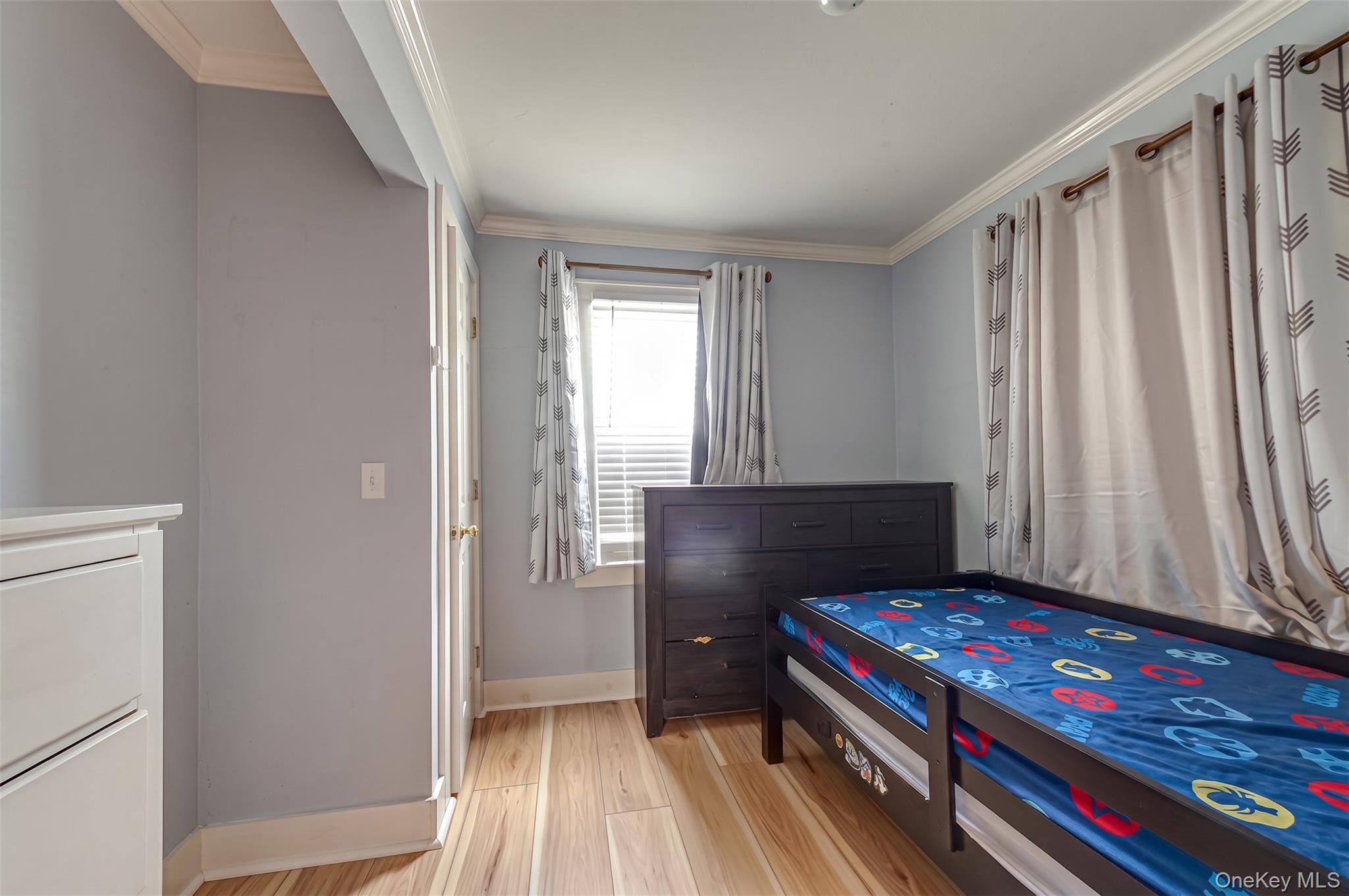 Single Family Parkway Street  Suffolk County, NY 11901, MLS-1022749-15