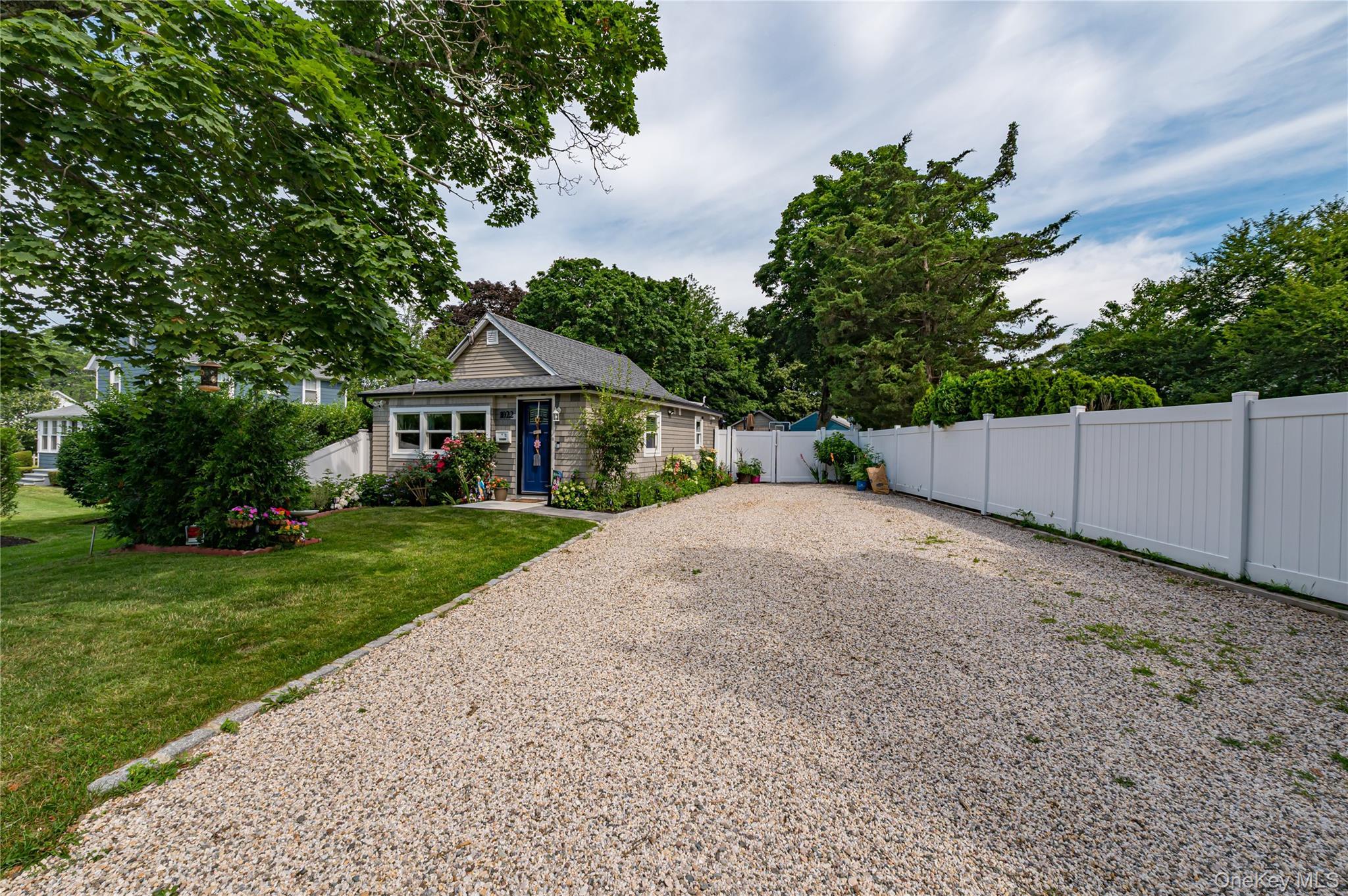 Single Family Parkway Street  Suffolk County, NY 11901, MLS-1022749-2