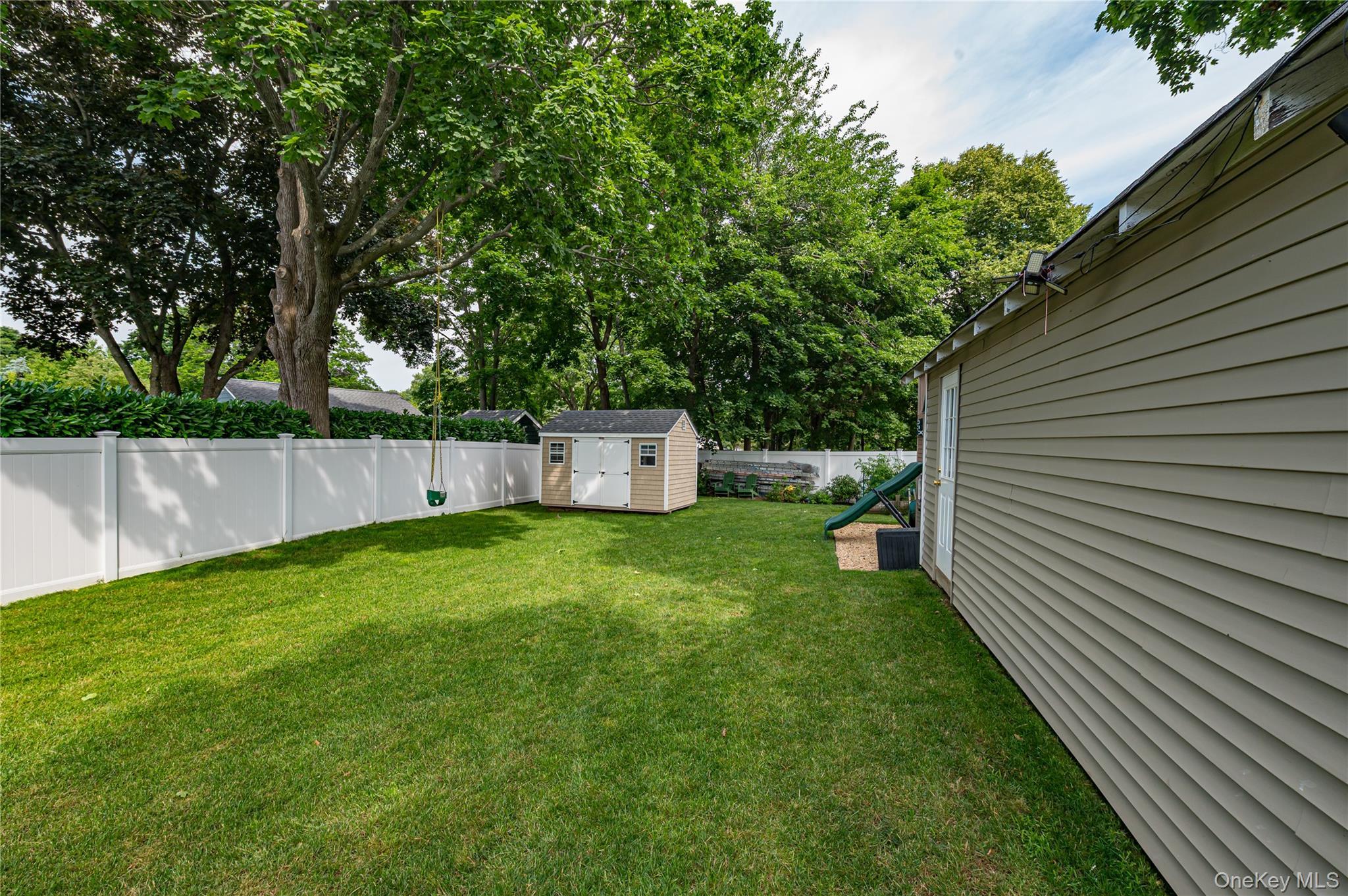 Single Family Parkway Street  Suffolk County, NY 11901, MLS-1022749-20