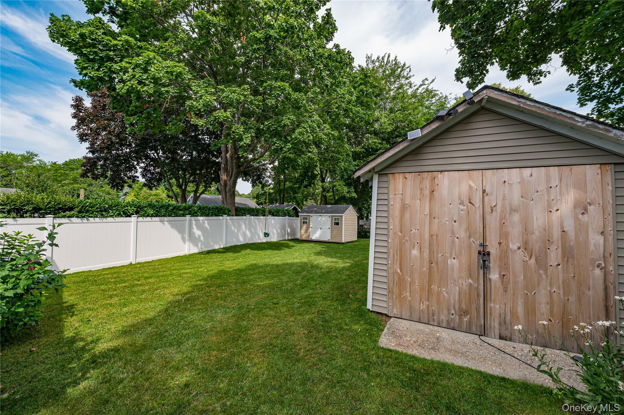 Single Family Parkway Street  Suffolk County, NY 11901, MLS-1022749-23