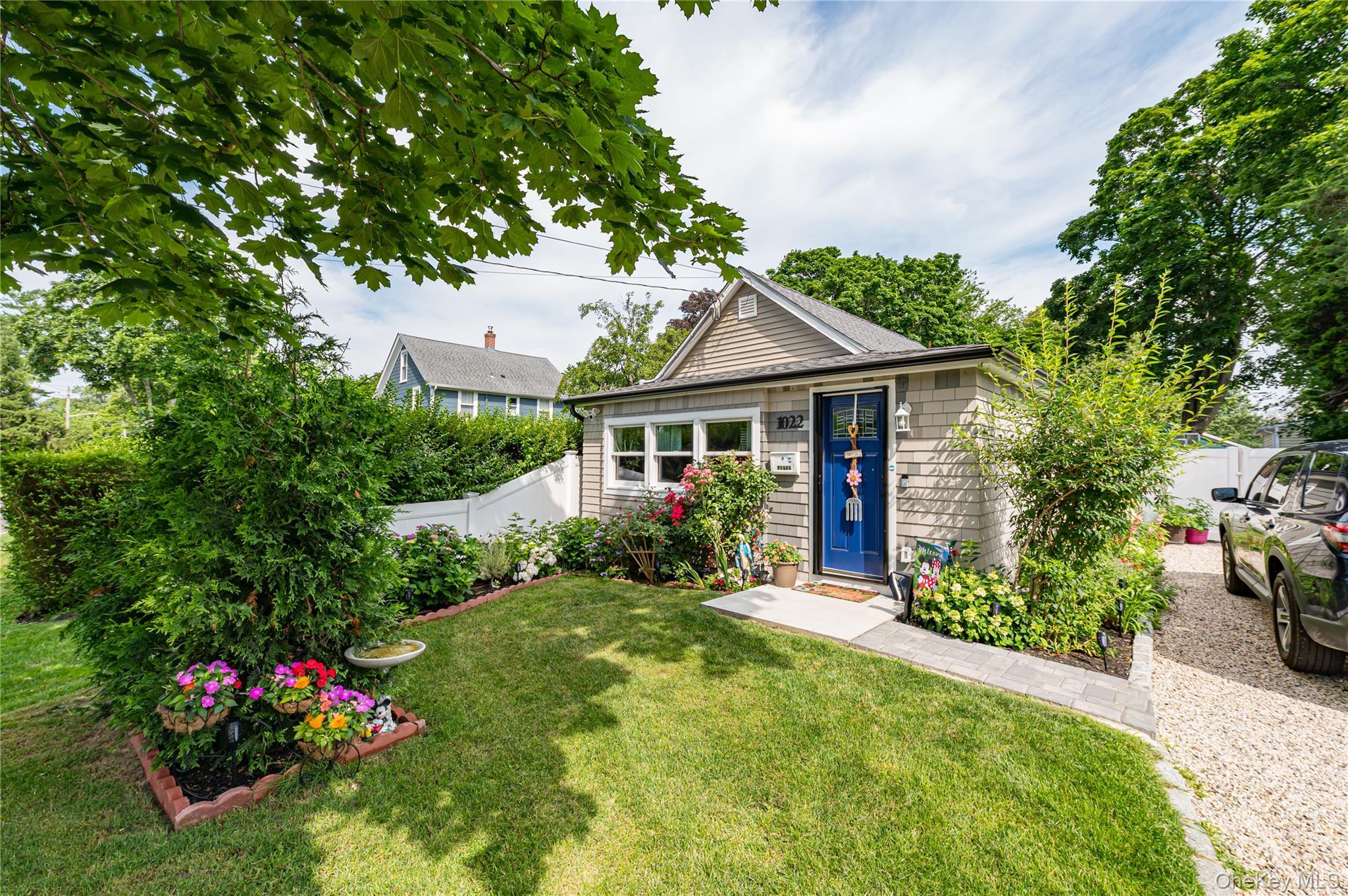 Single Family Parkway Street  Suffolk County, NY 11901, MLS-1022749-4