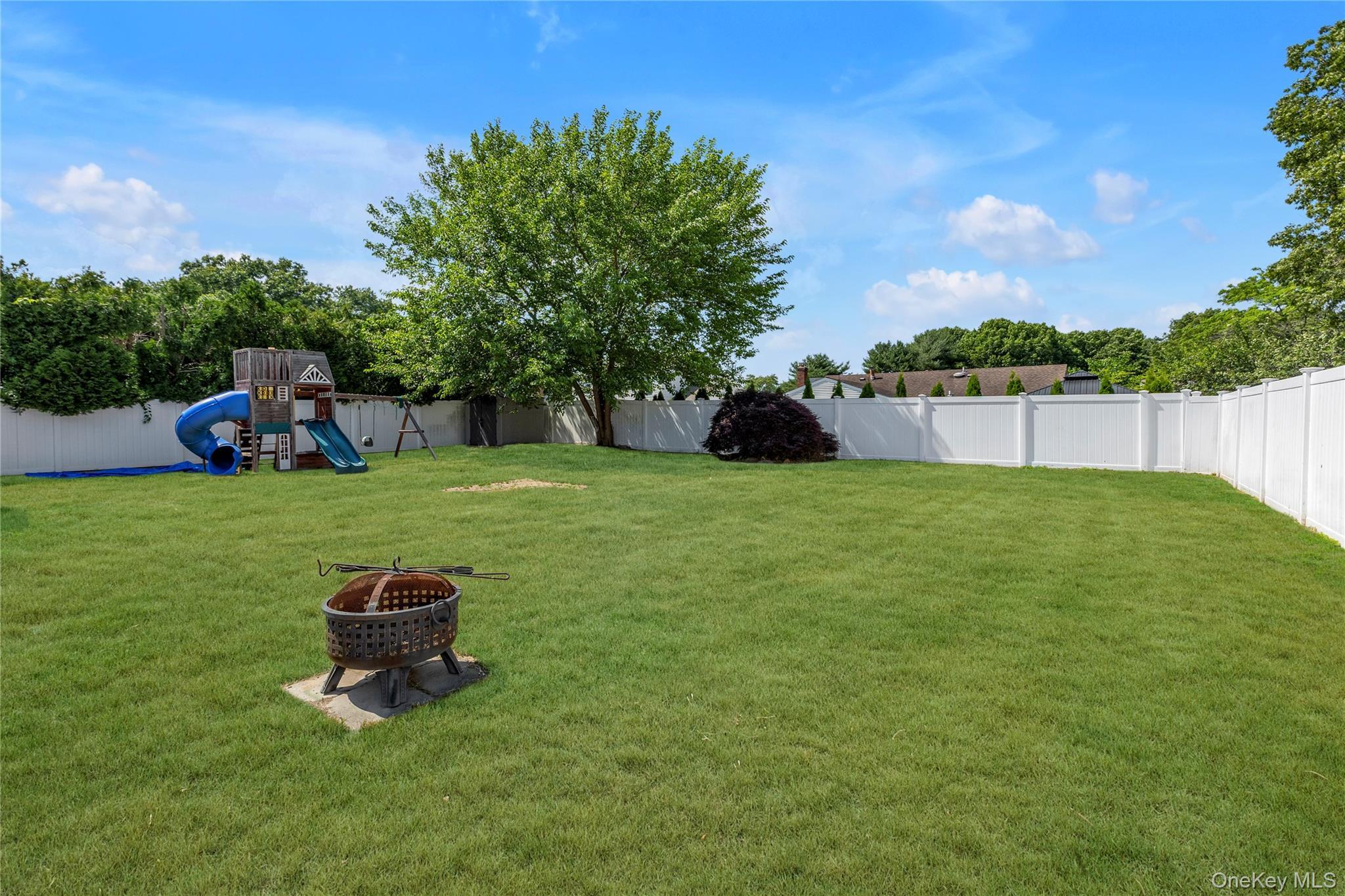 Single Family Glen Summer Road Suffolk County, NY 11741, MLS-1022762-23