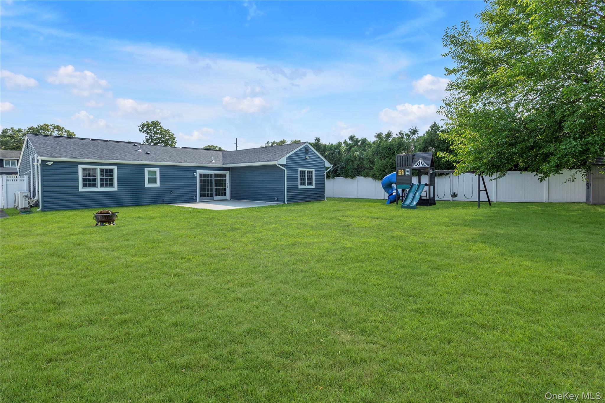 Single Family Glen Summer Road  Suffolk County, NY 11741, MLS-1022762-24