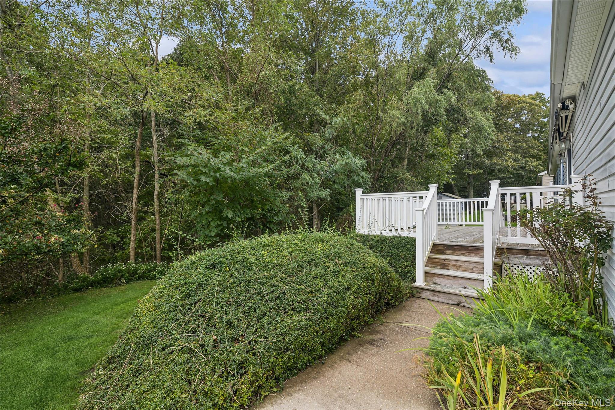 Single Family Middle Road Suffolk County, NY 11933, MLS-1022776-13