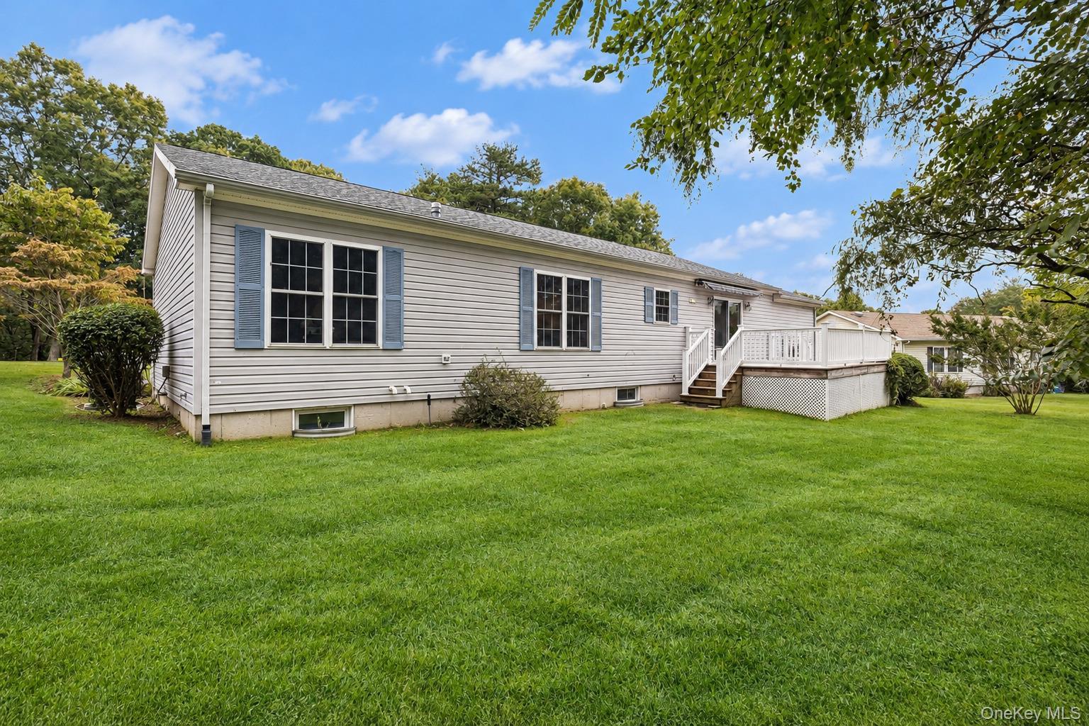 Single Family Middle Road Suffolk County, NY 11933, MLS-1022776-17