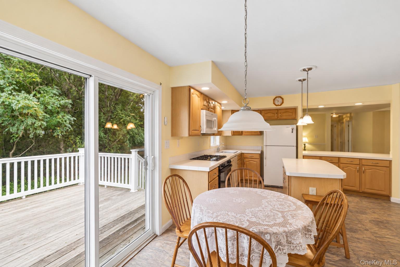 Single Family Middle Road Suffolk County, NY 11933, MLS-1022776-5