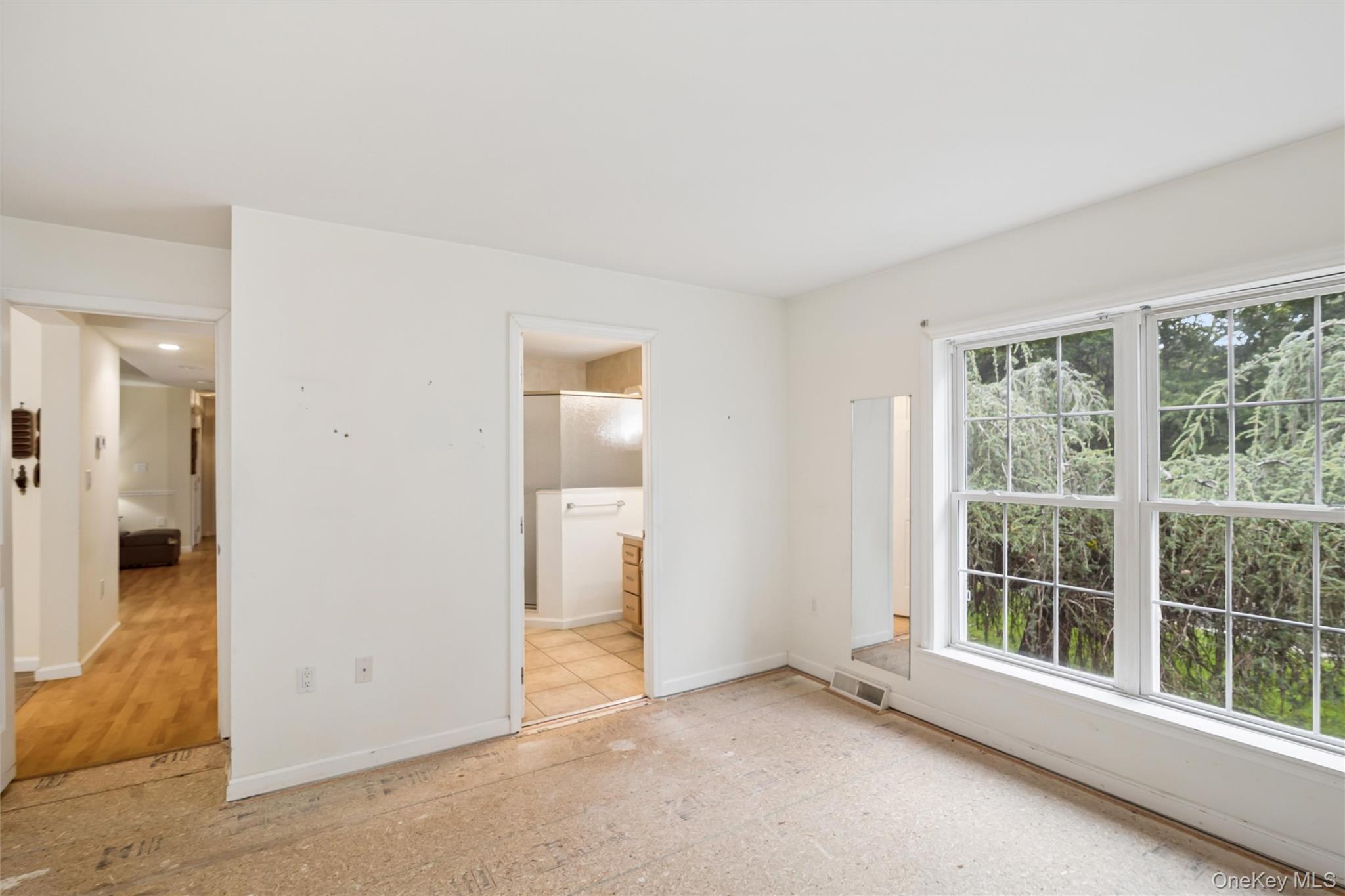 Single Family Middle Road Suffolk County, NY 11933, MLS-1022776-8