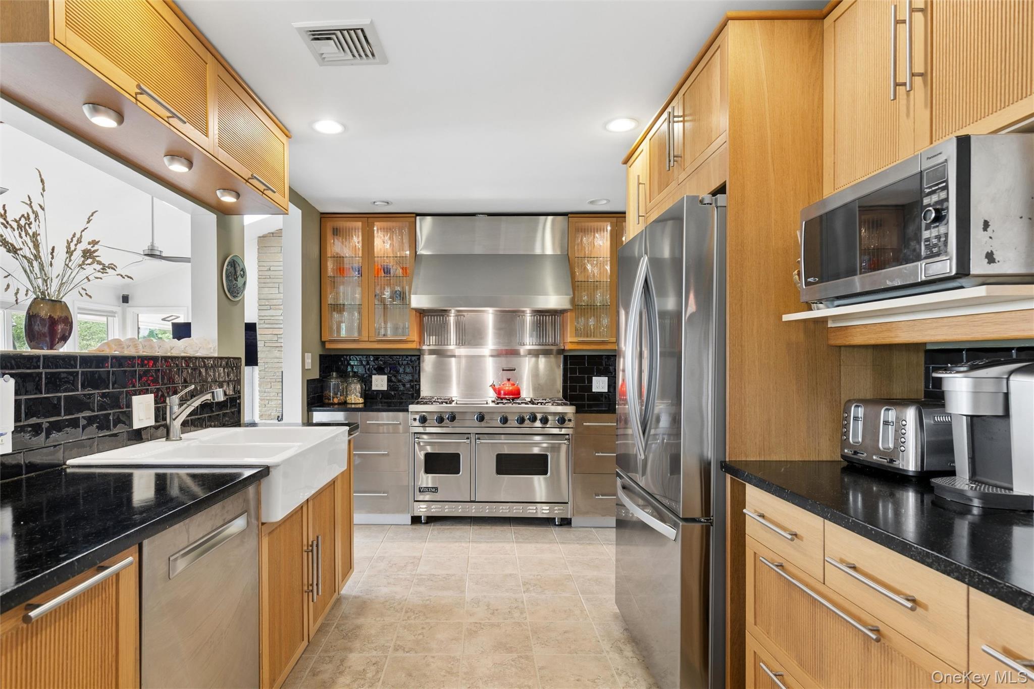 Single Family Little Peconic Bay Lane  Suffolk County, NY 11971, MLS-1022803-10