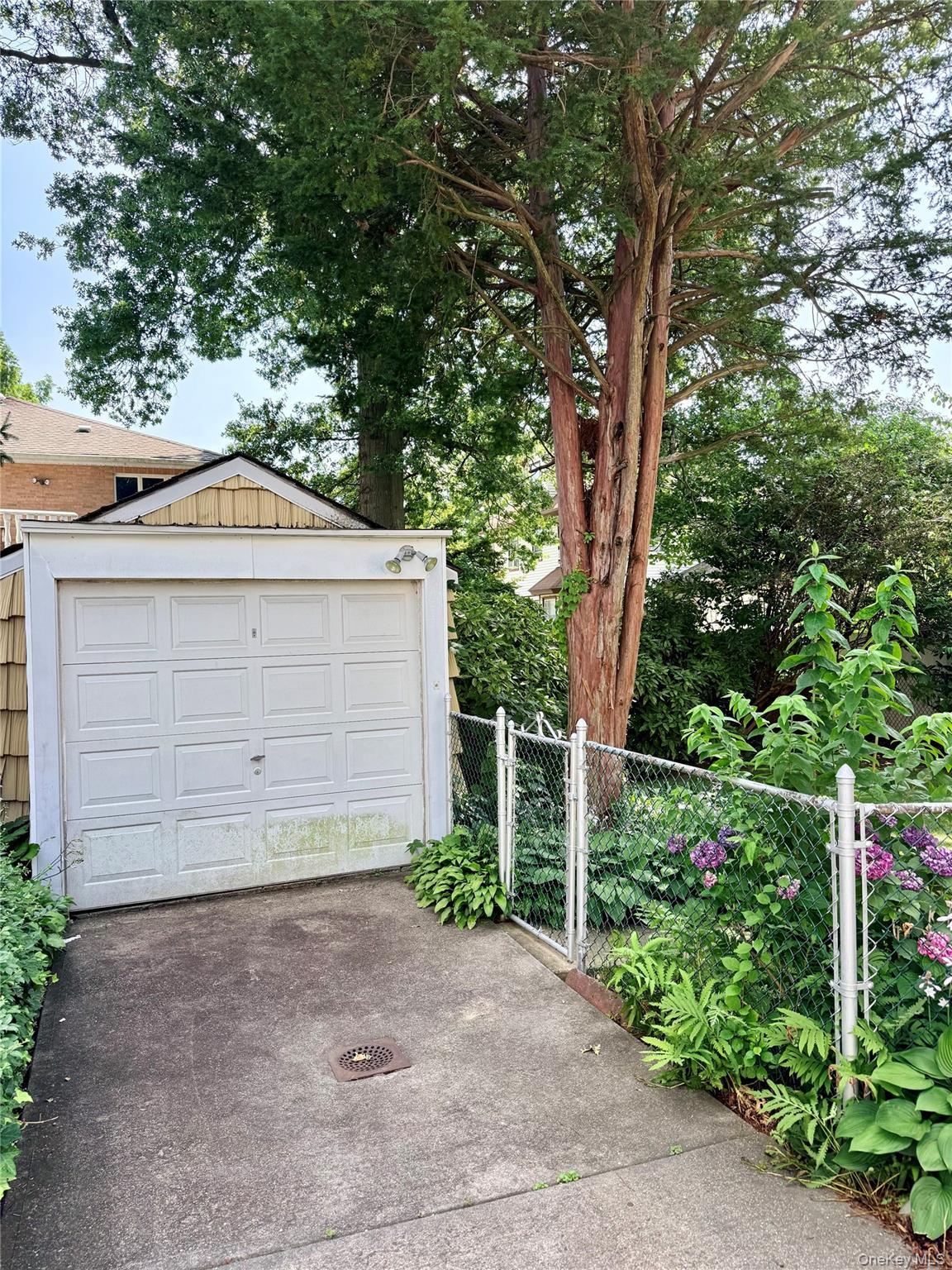 Single Family Glenwood Street Queens, NY 11363, MLS-1022809-23
