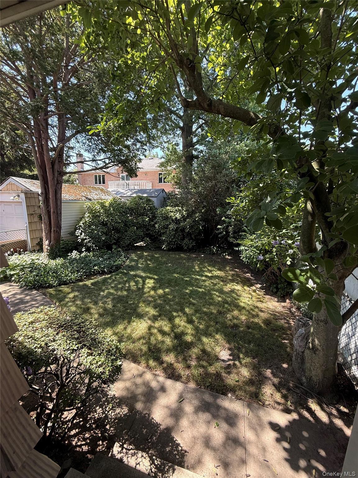 Single Family Glenwood Street  Queens, NY 11363, MLS-1022809-25