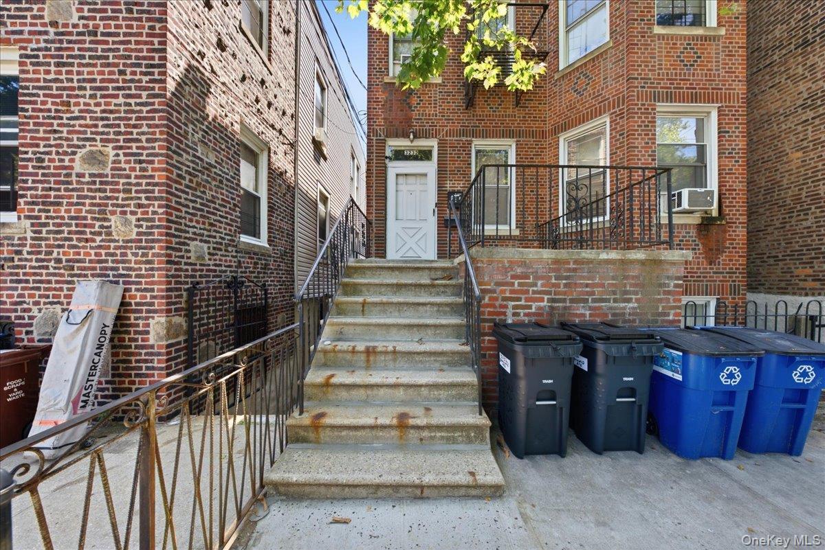 Single Family Bronxwood Avenue Bronx, NY 10469, MLS-1022819-2