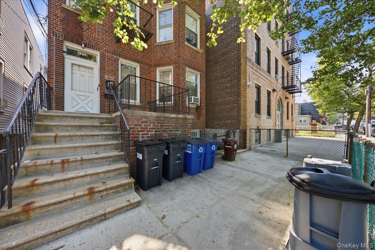 Single Family Bronxwood Avenue Bronx, NY 10469, MLS-1022819-24