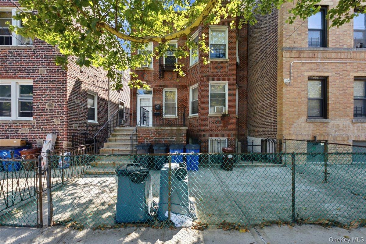 Single Family Bronxwood Avenue Bronx, NY 10469, MLS-1022819-26
