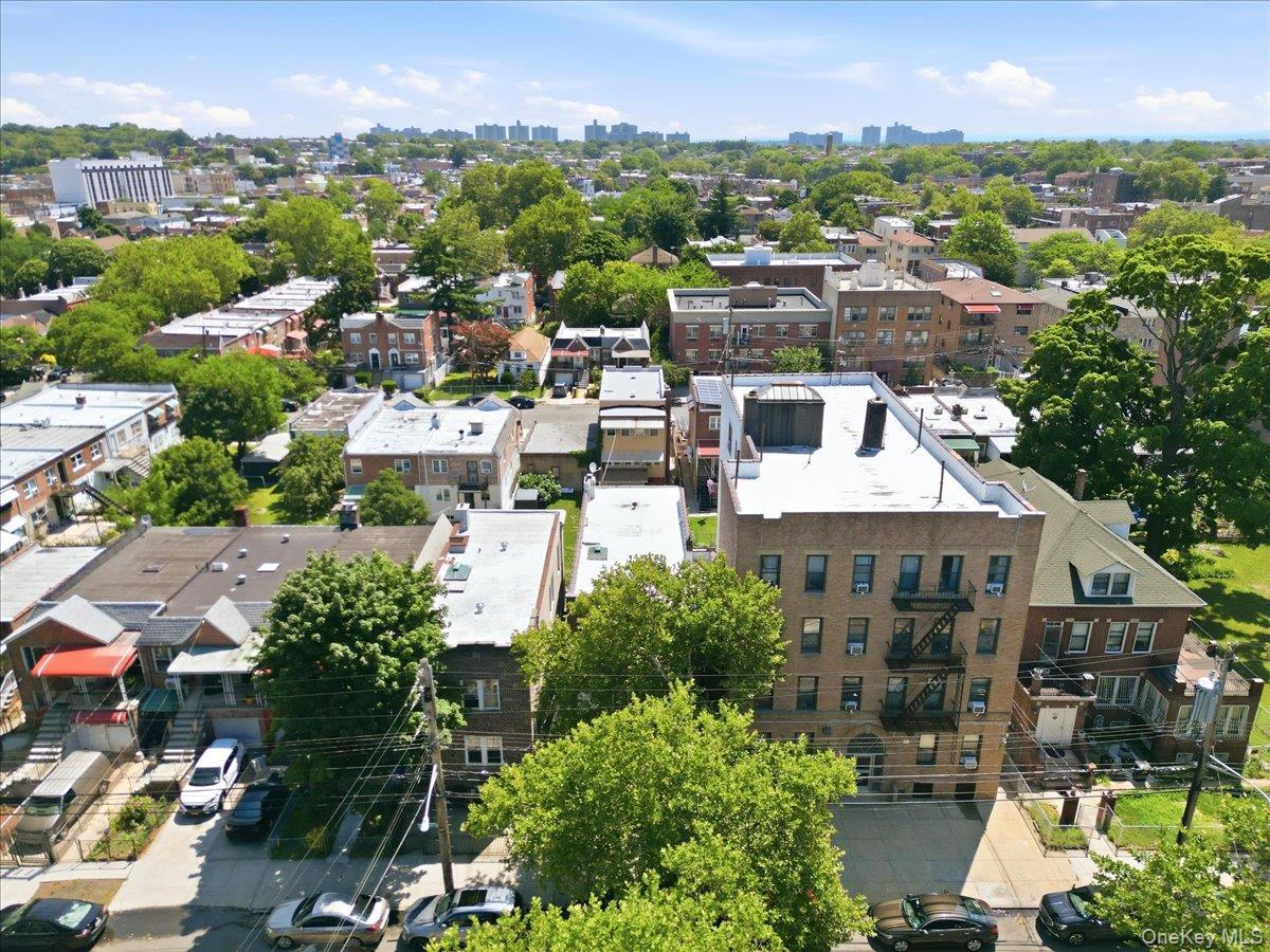 Single Family Bronxwood Avenue Bronx, NY 10469, MLS-1022819-34