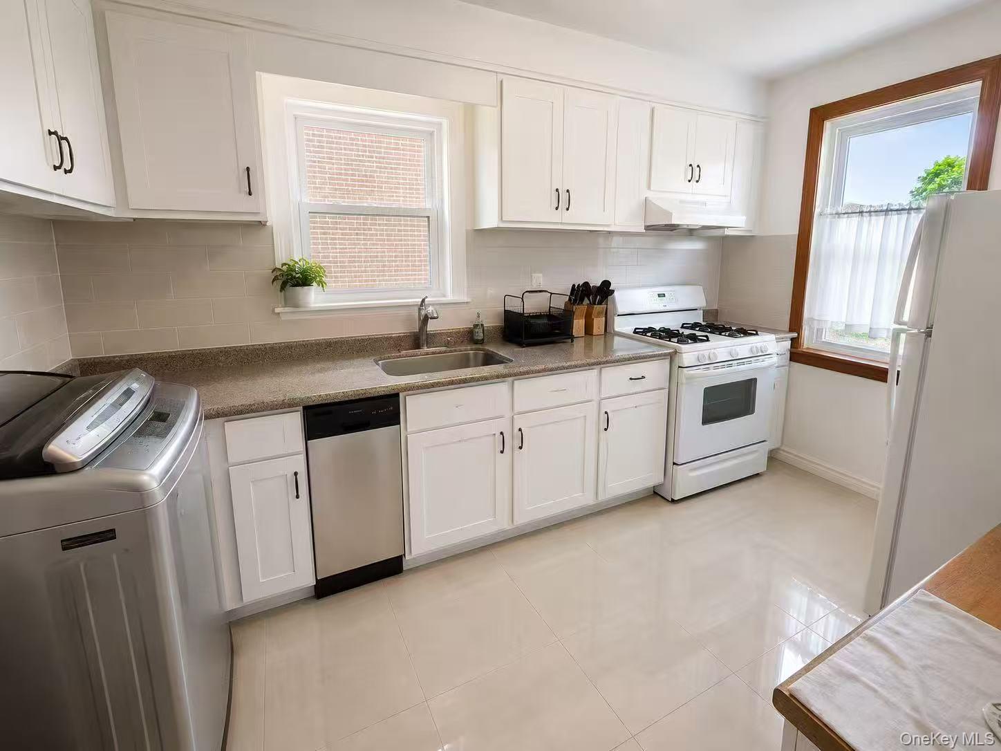 Single Family 150th Street  Queens, NY 11357, MLS-1022823-8