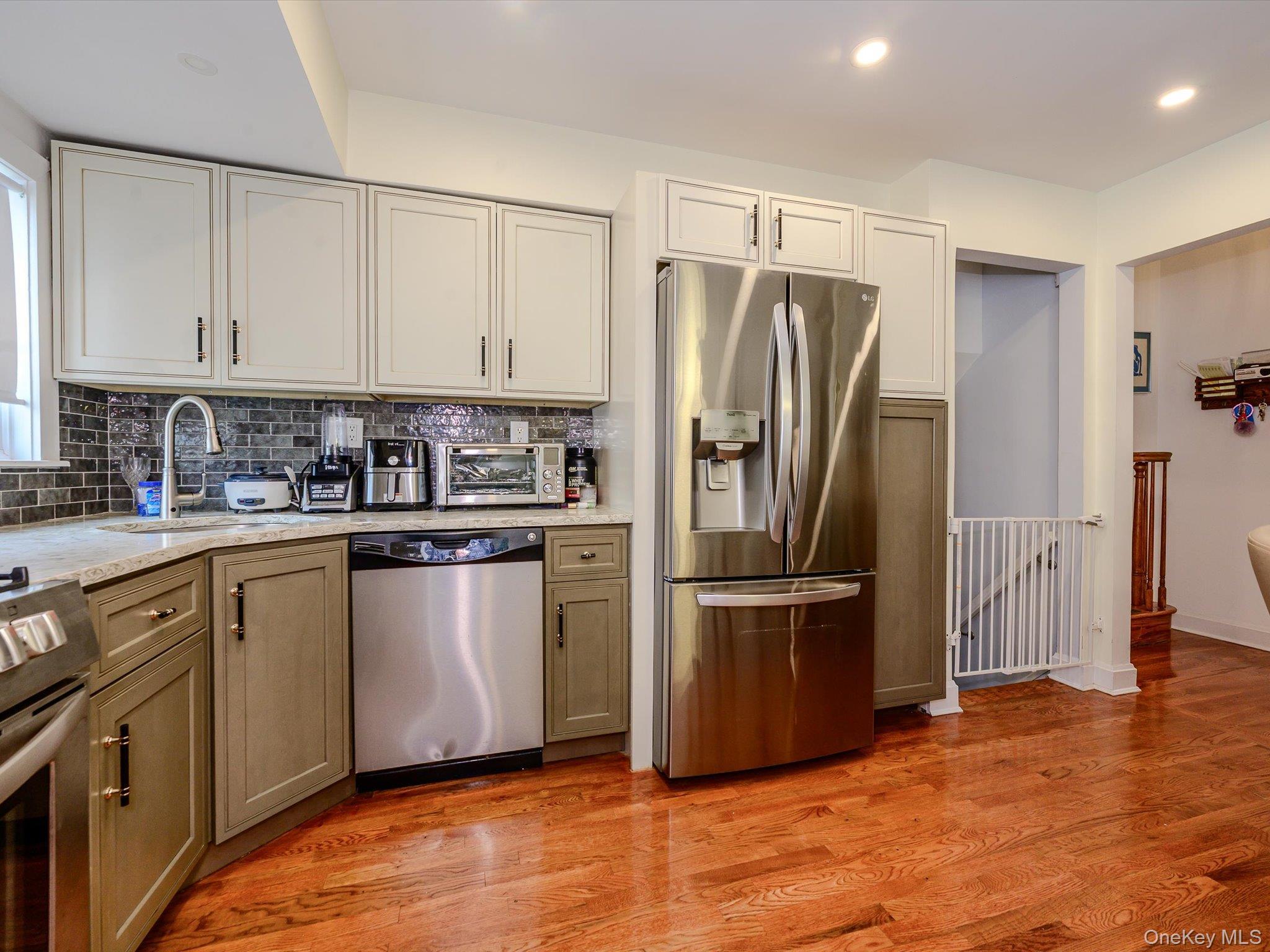 Single Family Baylis Avenue  Nassau County, NY 11003, MLS-1022826-10