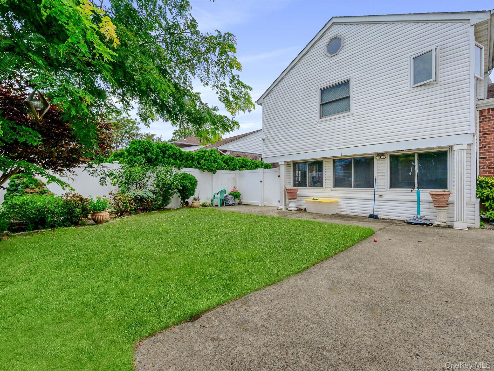 Single Family Baylis Avenue  Nassau County, NY 11003, MLS-1022826-25