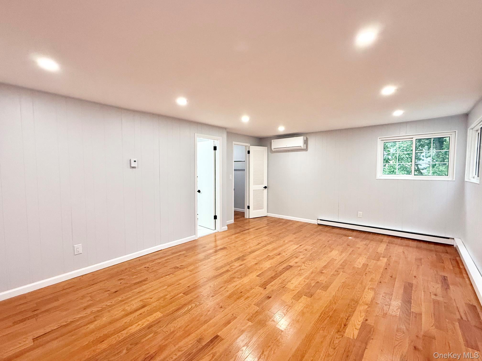 Single Family Baylis Place  Nassau County, NY 11791, MLS-1022844-13